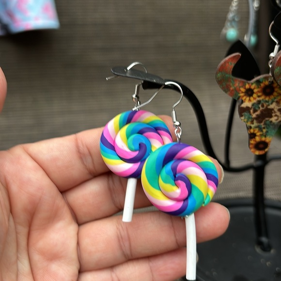 FUN COLORFUL SWIRL CANDY SUCKER EARRINGS - Picture 7 of 9